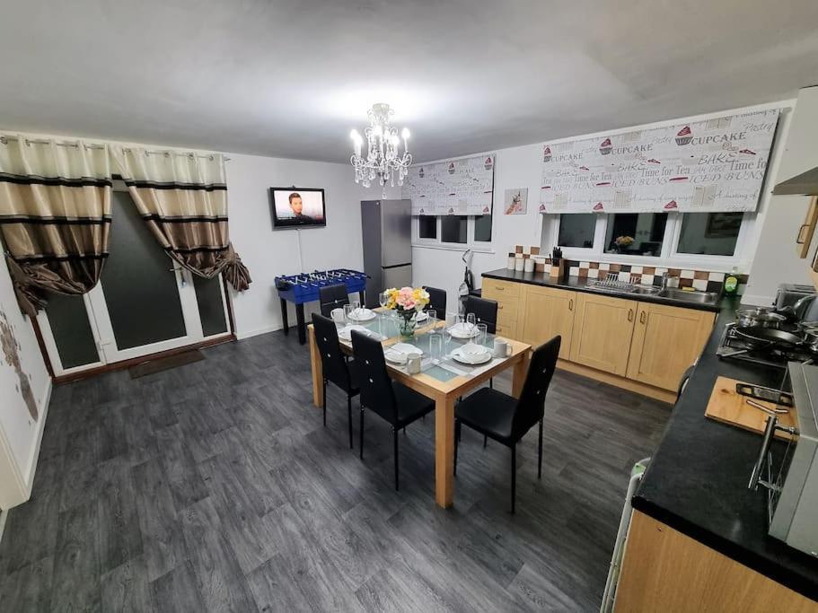 *C.Sani* Setup For Your Most Relaxed & Amazing Stay + Free Parking + Free Fast Wifi * Leeds  Exteriör bild